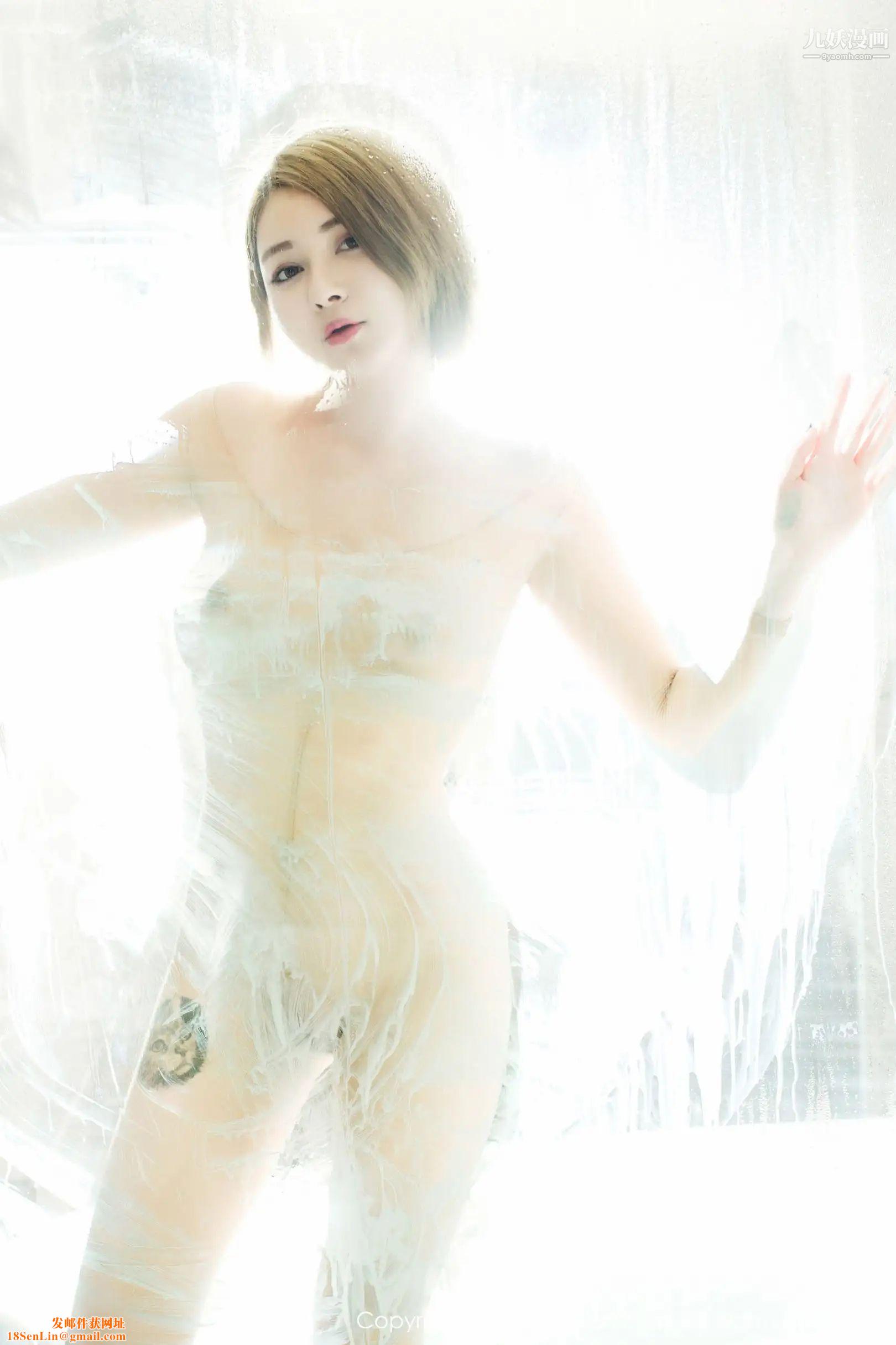 性感写真[真人集]凯竹BuiBui，如凝脂白玉一样的封面酥胸诱惑,圆润如同美玉一般的身体充斥着欲望热情