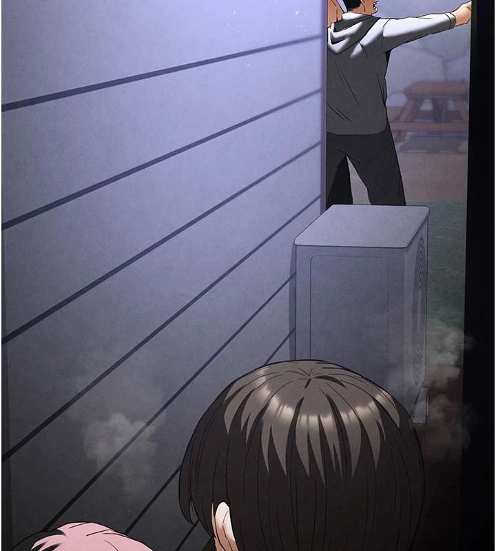 末日鵰堡第33話-被強扯絲襪的少女世熙